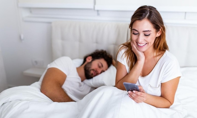 Biểu hiện phụ nữ ngoại tình