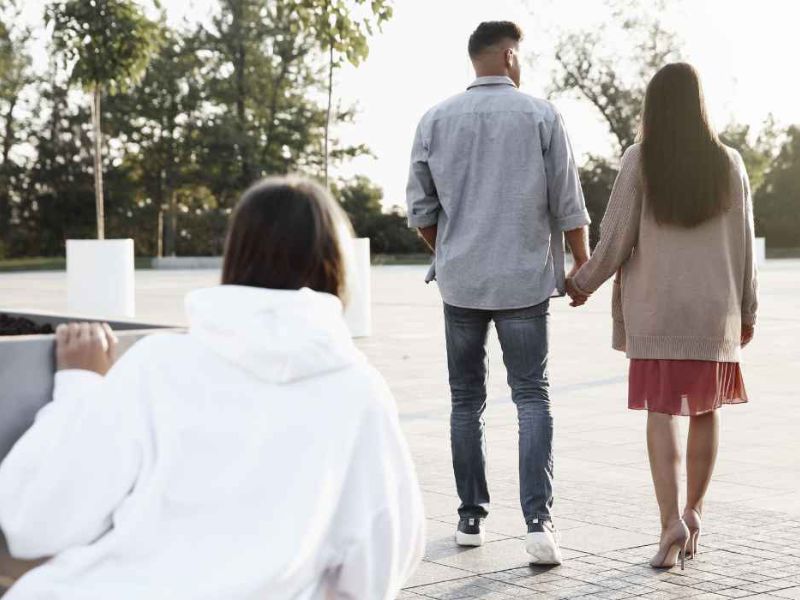 Ngoại tình là gì